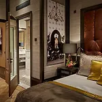 Twentyseven - Small Luxury Of The World מלון